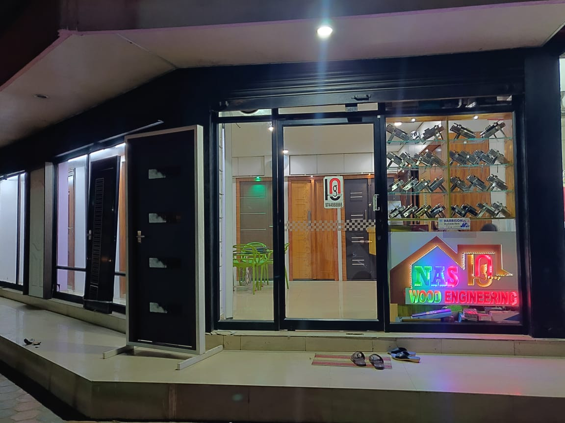 10 GROUP NADUVILANGADI